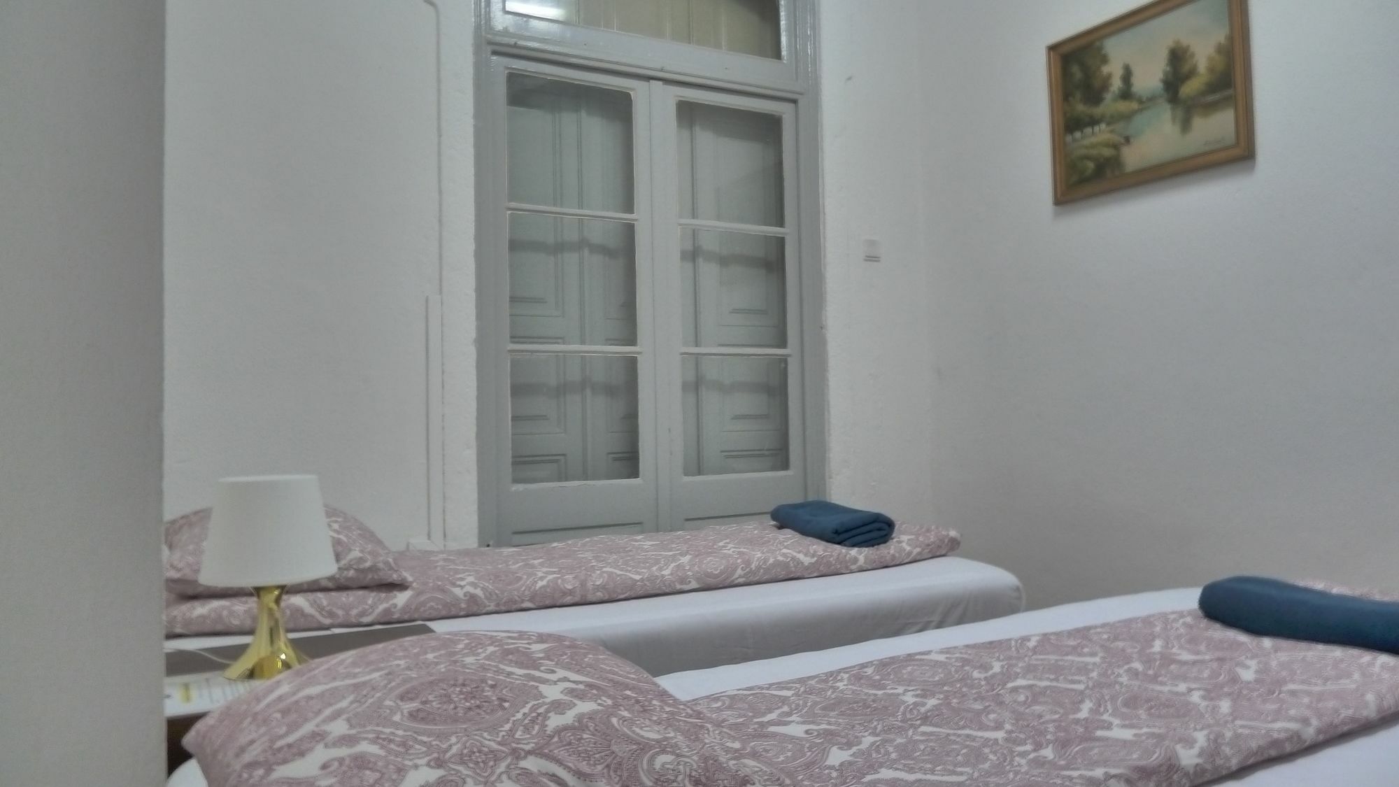 Midtown Guest House Lisbona Esterno foto