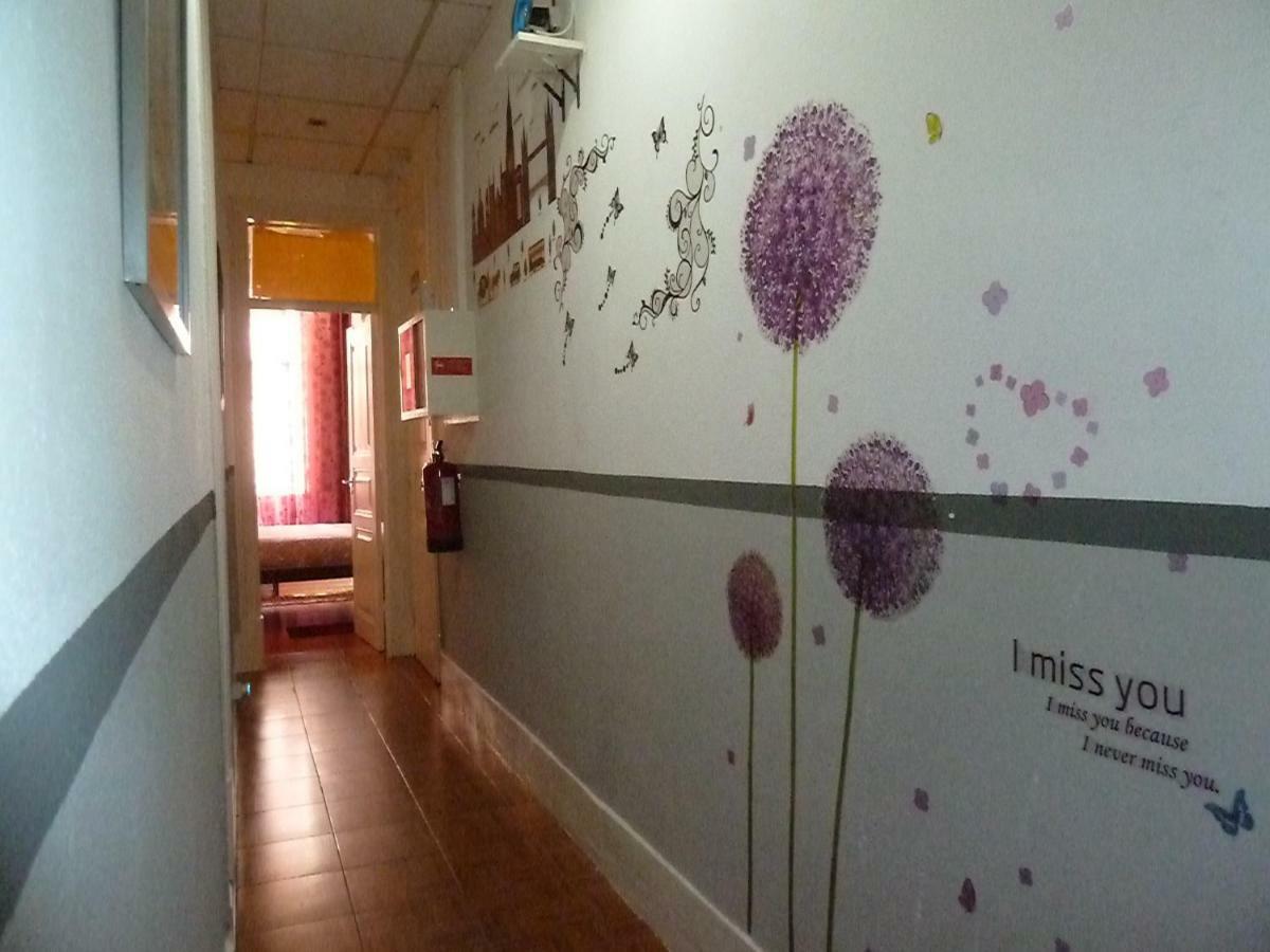 Midtown Guest House Lisbona Esterno foto